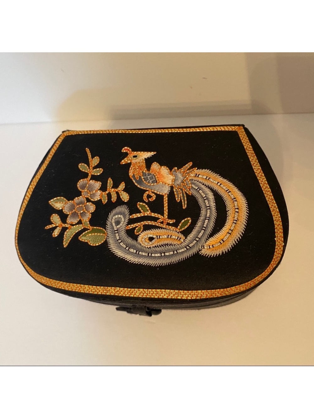 BOX JEWELRY ORGANIZER TRINKET BLACK SATIN PEACOCK RED LINING STORAGE HOME